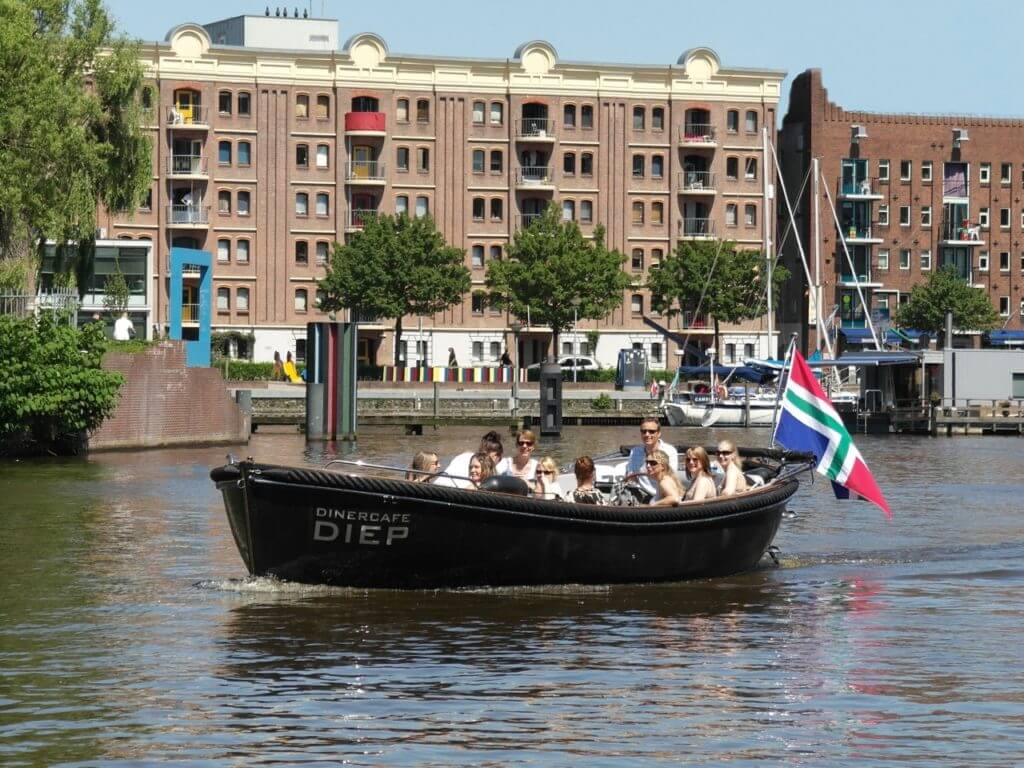 Diepsloep varen in Groningen